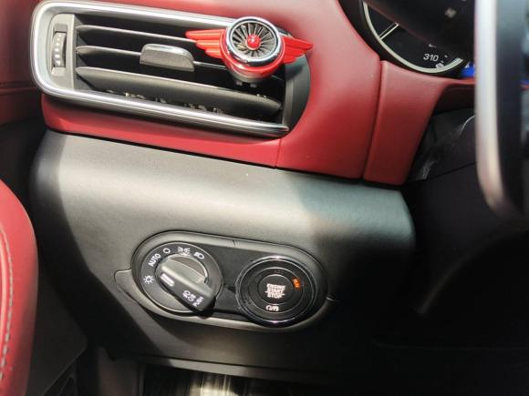 [武汉·鄂A] 二手玛莎拉蒂Levante2016款 3.0T 标准型