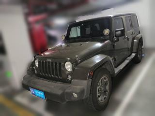 Jeep牧马人2015款 3.0L Sahara 四门舒享版