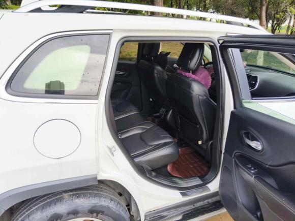 [武汉·鄂A] 二手Jeep自由光2016款 2.4L 专业版