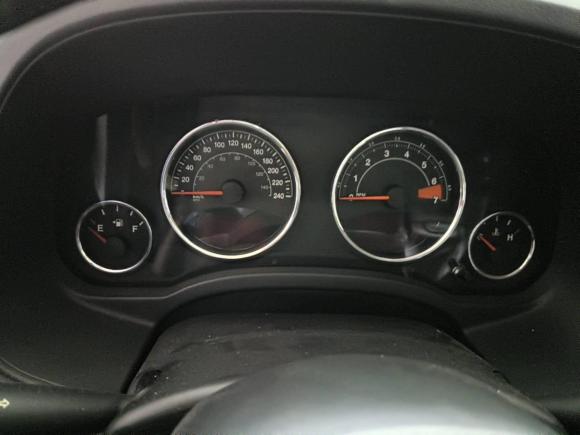 [成都·川A] 二手Jeep指南者2014款 2.0L 两驱豪华版