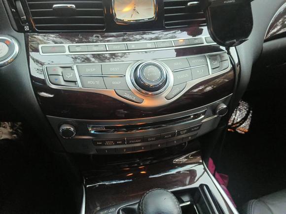 [上海·苏E] 二手英菲尼迪英菲尼迪Q702015款 Q70L 2.5L 悦享版
