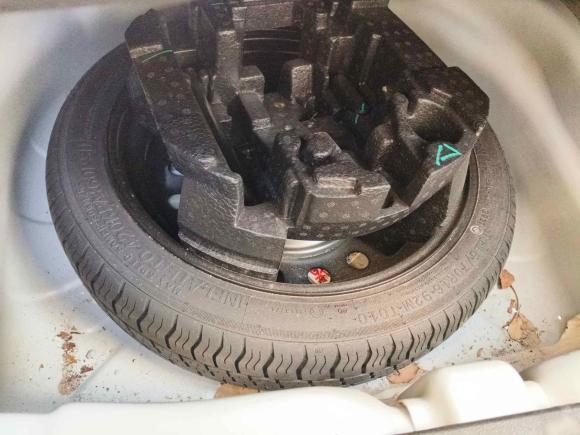 [上海·沪C] 二手吉利汽车帝豪2021款 UP 1.5L 手动豪华型