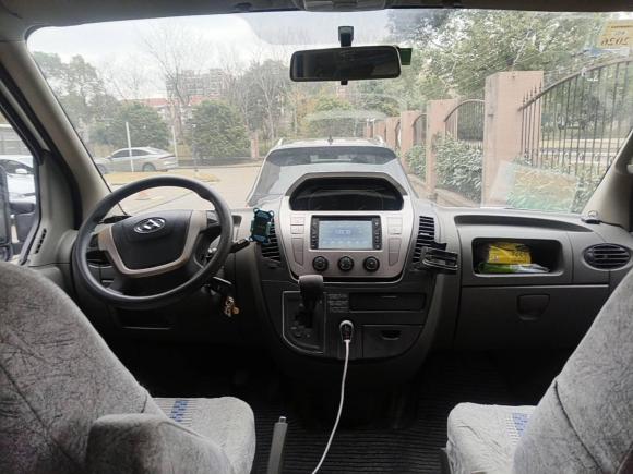 [上海·沪A] 二手大通新途V802015款 2.5T AMT傲运通版短轴中顶