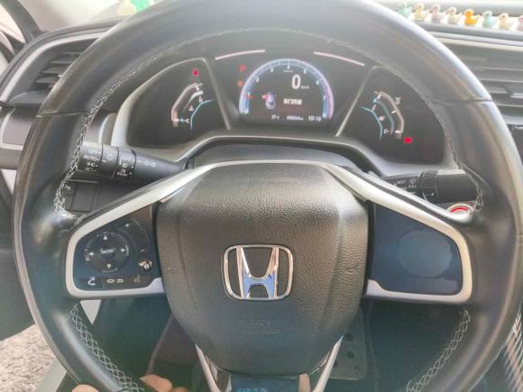 [广州·粤A] 二手本田思域2016款 220TURBO CVT豪华版