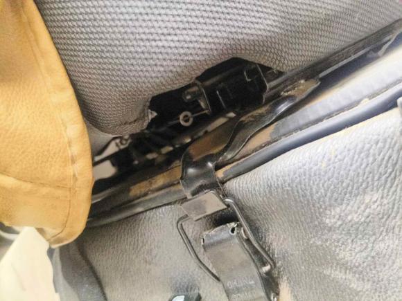 [西安·陕U] 二手长安凯程长安睿行M802018款 1.5L基本型CNG厢货平顶背掀门4G15S