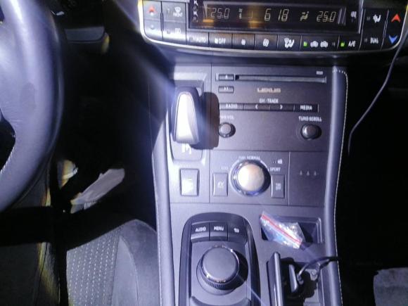 [深圳·粤B] 二手雷克萨斯雷克萨斯CT2014款 CT200h 舒适版 单色