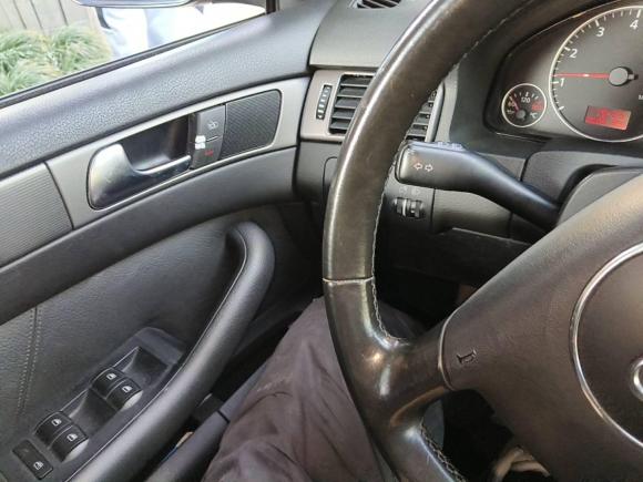 [杭州·浙A] 二手奥迪奥迪A62004款 1.8T 手动基本型