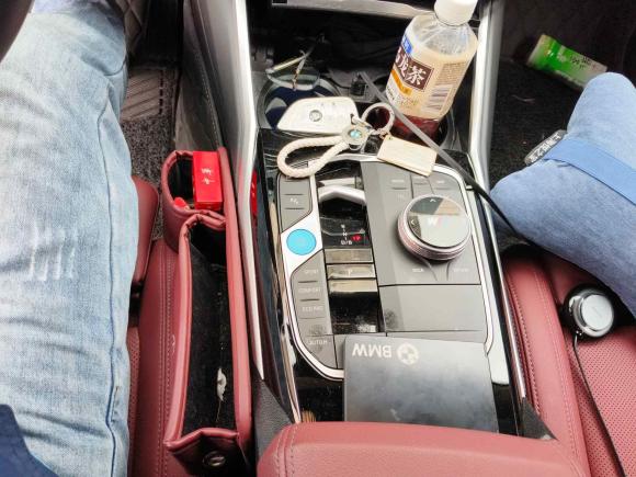 [上海·沪A] 二手宝马宝马i32022款 eDrive 35 L