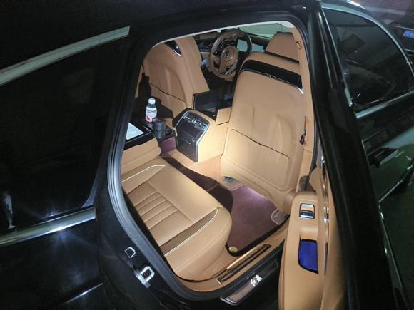 [南京·苏A] 二手红旗红旗H92022款 2.0T 智联旗享版