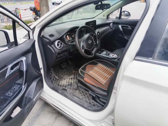 [杭州·浙A] 二手北京汽车北京EU52018款 R500 智风版