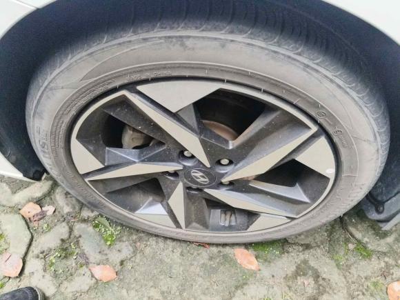 [上海·桂M] 二手现代伊兰特2021款 1.5L CVT GLX精英版