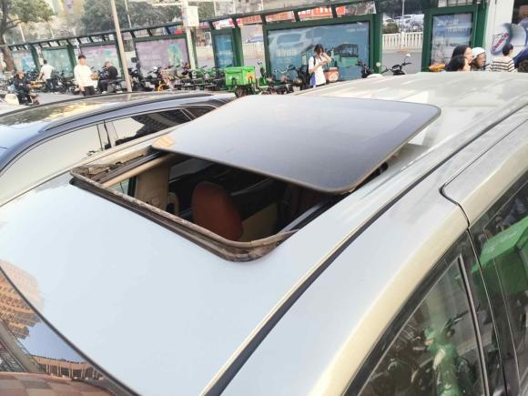 [深圳·粤B] 二手别克别克GL82011款 2.4L CT豪华商务舒适版