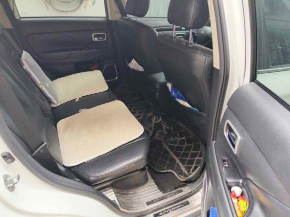 [上海·沪B] 二手三菱欧蓝德2018款 2.4L 四驱尊贵版 7座