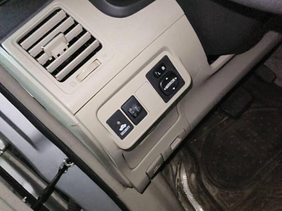 [深圳·粤B] 二手丰田卡罗拉2011款 1.8L CVT GL-i