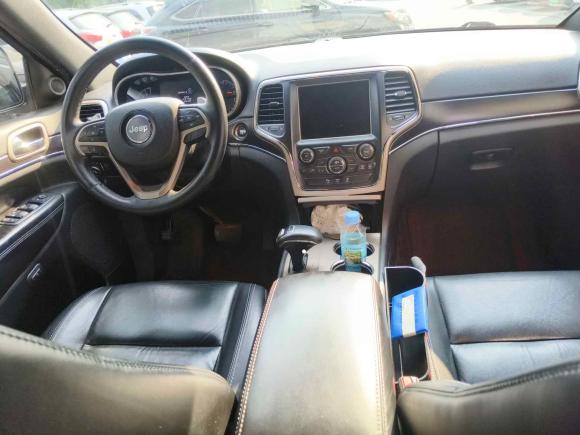 [青岛·鲁B] 二手Jeep大切诺基2014款 3.0L 舒享导航版