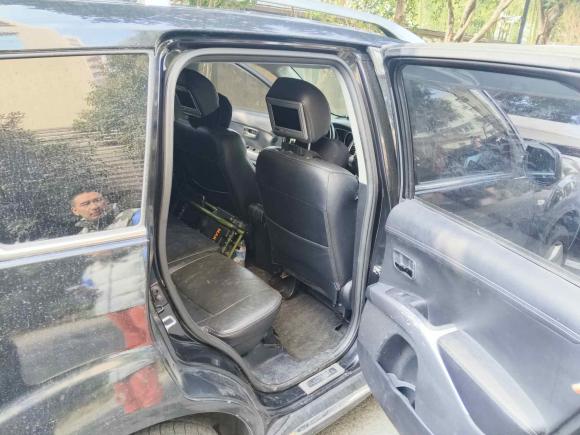 [上海·沪B] 二手三菱欧蓝德2010款 劲界 3.0 豪华版