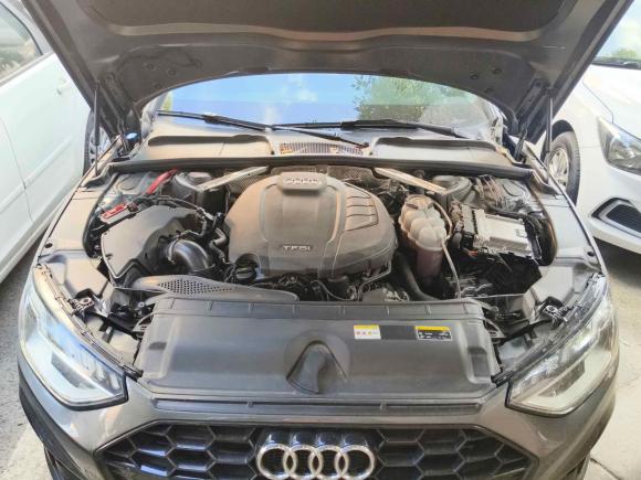 [苏州·苏U] 二手奥迪奥迪A4L2022款 40 TFSI 豪华动感型