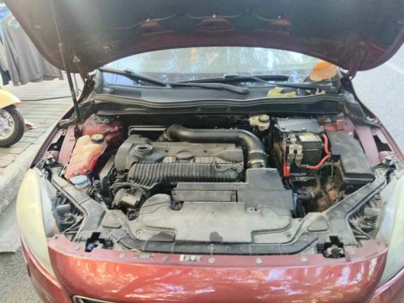 [上海·沪A] 二手沃尔沃沃尔沃V402013款 2.0T 智雅版