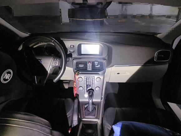 [苏州·苏E] 二手沃尔沃沃尔沃V402014款 2.0T 智雅版