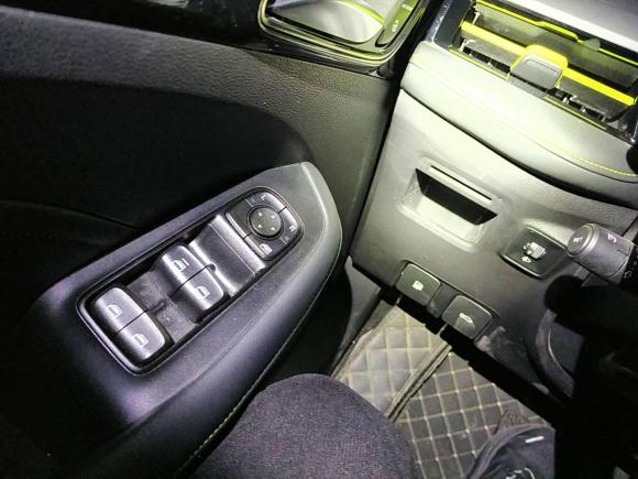 [上海·鄂D] 二手荣威荣威i52021款 1.5L CVT钻石版