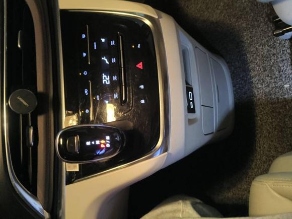 [上海·沪F] 二手别克别克GL82020款 陆上公务舱 652T 豪华型