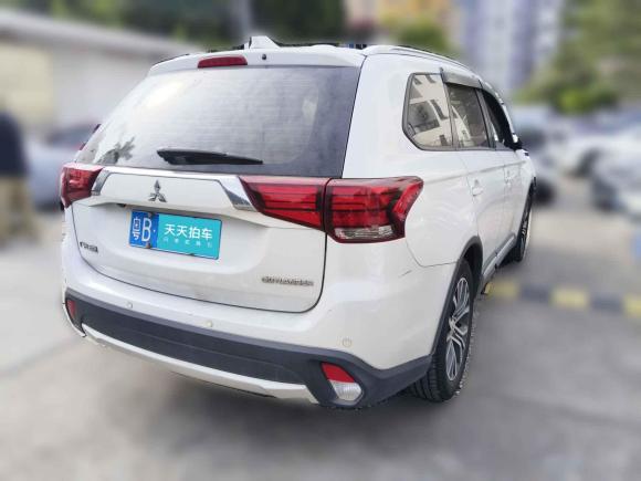 [深圳·粤B] 二手三菱欧蓝德2018款 2.0L 两驱嘉乐版 7座