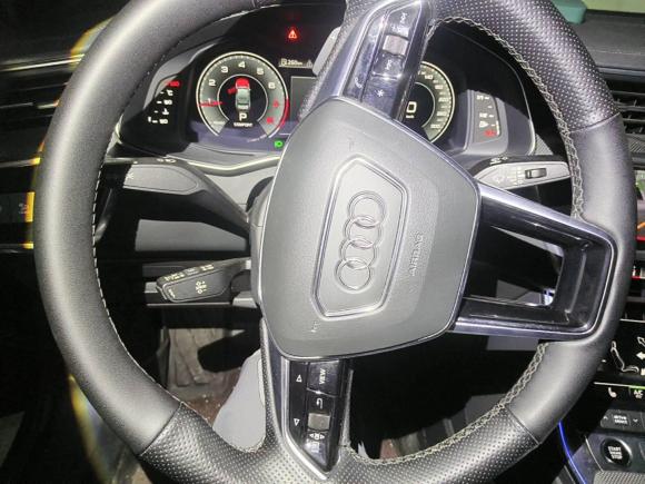 [南京·苏E] 二手奥迪奥迪A6L2021款 45 TFSI quattro 臻选动感型