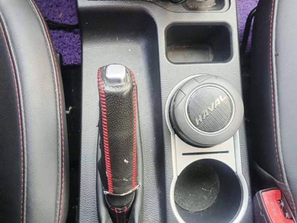 [上海·沪B] 二手哈弗哈弗H62017款 蓝标 运动版 2.0T 柴油 手动两驱精英型