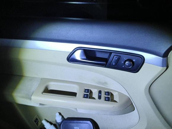 [上海·沪A] 二手大众途安2011款 1.4T DSG智雅版5座