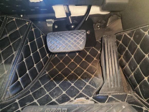 [佛山·粤E] 二手红旗红旗HS52019款 2.0T 智联旗领四驱版