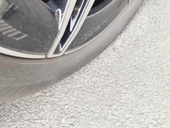 [上海·沪A] 二手奔驰奔驰EQB2022款 EQB 350 4MATIC 首发特别版