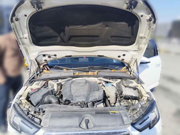 [武汉·鄂A] 二手奥迪奥迪A4L2017款 45 TFSI quattro 风尚型