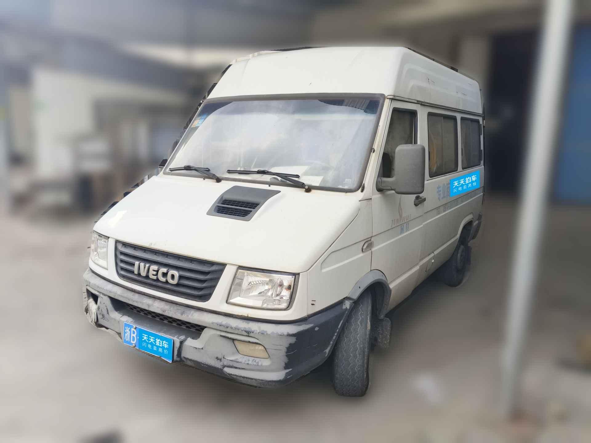 [宁波·浙B] 依维柯依维柯得意2017款 2.5T A35客车5-7座47Z5