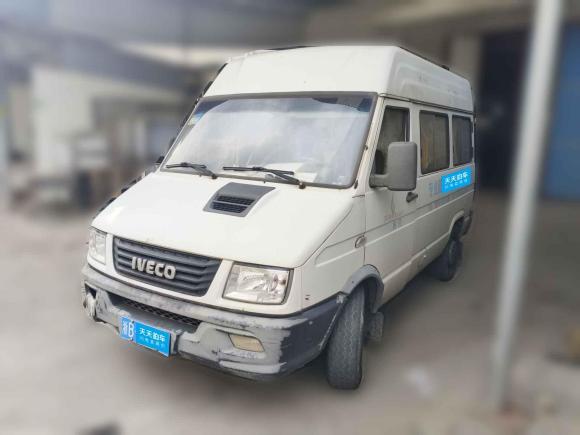 [宁波·浙B] 二手依维柯依维柯得意2017款 2.5T A35客车5-7座47Z5