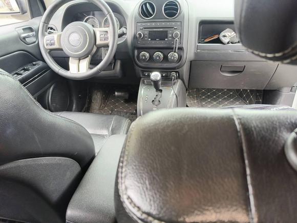 [南京·苏A] 二手Jeep指南者2012款 2.0L 两驱豪华版