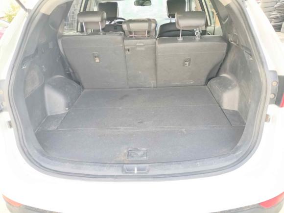 [济南·鲁A] 二手现代胜达2015款 2.4L 自动四驱智能型 5座