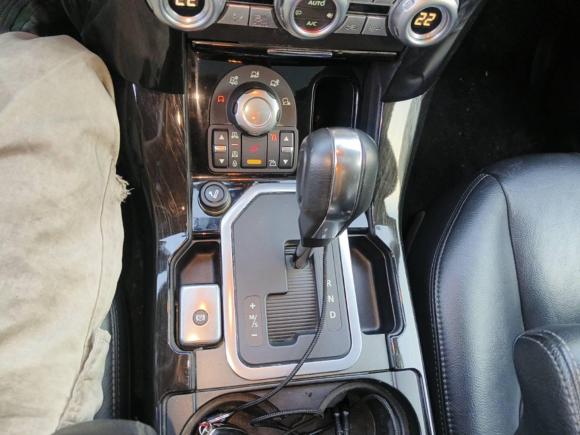 [深圳·粤B] 二手路虎发现2010款 5.0 V8 HSE 汽油版