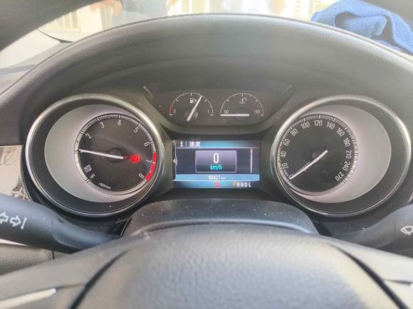 [上海·沪C] 二手别克威朗2015款 三厢 20T 双离合精英型