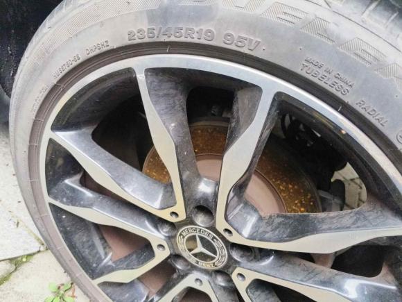 [杭州·浙A] 二手奔驰奔驰GLA2017款 GLA 220 4MATIC 豪华型