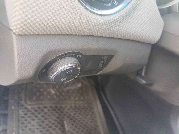 [成都·川A] 二手雪佛兰科鲁兹2013款 1.8L SE AT