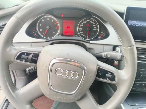 [青岛·鲁U] 二手奥迪奥迪A4L2012款 2.0 TFSI 自动标准型