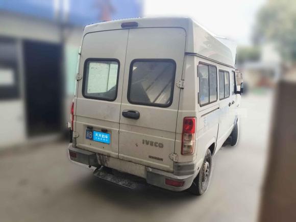 [宁波·浙B] 二手依维柯依维柯得意2017款 2.5T A35客车5-7座47Z5