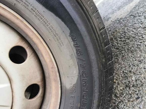 [无锡·苏B] 二手福田图雅诺2021款 2.0T手动通途长轴中顶5/6/7座4F20TC3