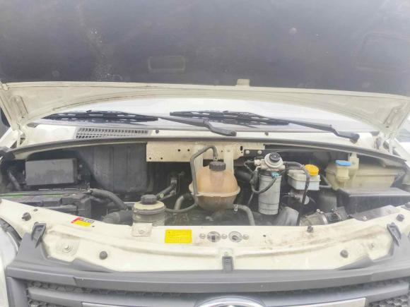 [嘉兴·浙F] 二手大通新途V802019款 2.5T经典款6挡手动厢式货车VAN短轴中顶2/3座