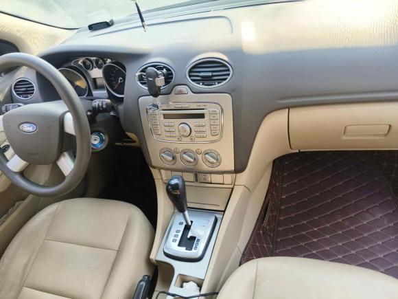 [成都·粤B] 二手福特福克斯2012款 两厢经典 1.8L 自动时尚型