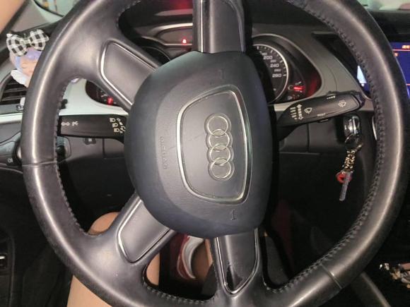 [金华·赣E] 二手奥迪奥迪A4L2013款 30 TFSI 自动舒适型