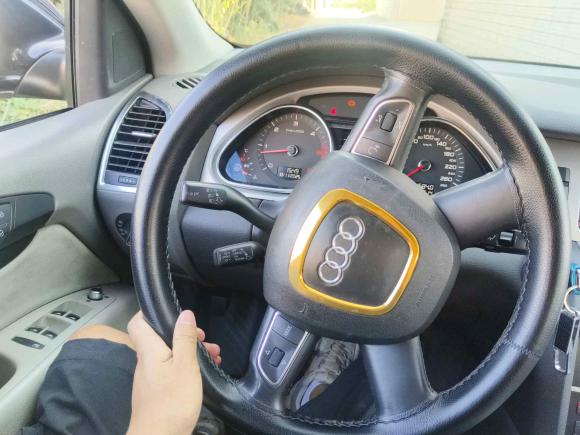 [南通·皖A] 二手奥迪奥迪Q72010款 3.0 TDI quattro 领先型