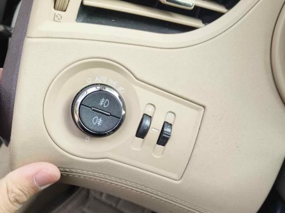 [上海·沪A] 二手别克君越2012款 2.4L SIDI豪华版