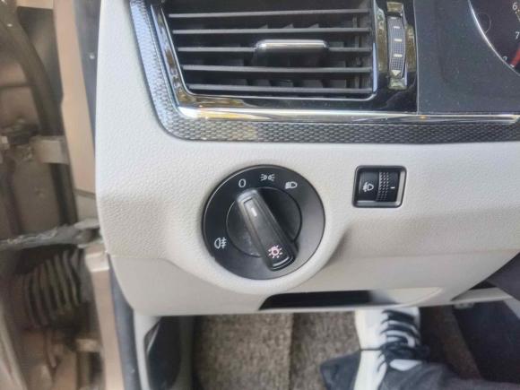 [杭州·浙A] 二手大众宝来2014款 1.6L 自动时尚型