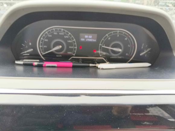 [杭州·浙A] 二手上汽大通MAXUS新途V802018款 2.5T 6挡手动精英版长轴中顶7/10座